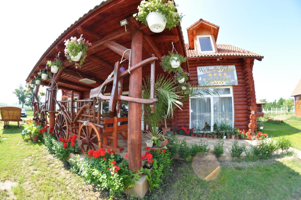 Roenk-Wellness Panzio Mezopeterd住宿加早餐旅馆 外观 照片