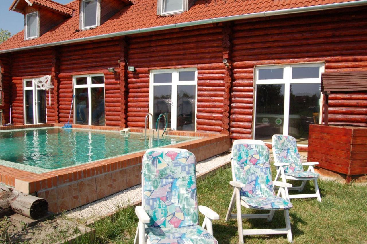 Roenk-Wellness Panzio Mezopeterd住宿加早餐旅馆 外观 照片