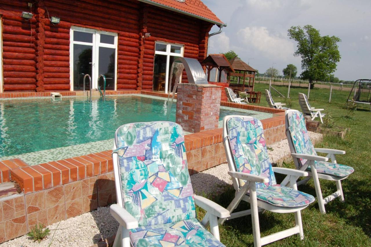 Roenk-Wellness Panzio Mezopeterd住宿加早餐旅馆 外观 照片