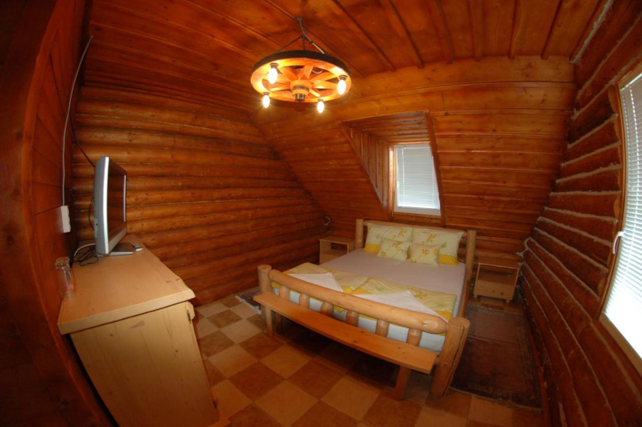 Roenk-Wellness Panzio Mezopeterd住宿加早餐旅馆 外观 照片